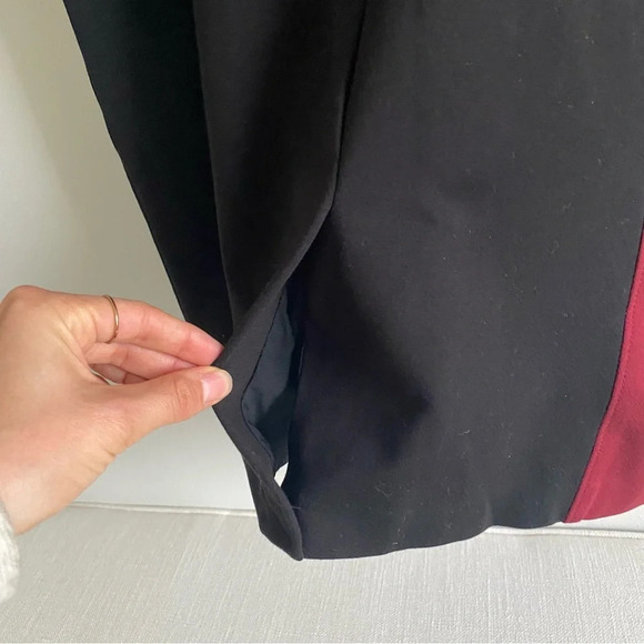 WHITE House Black Market Black and Maroon/Burgundy Scoop Neck Dress Size 12 - Picture 9 of 13